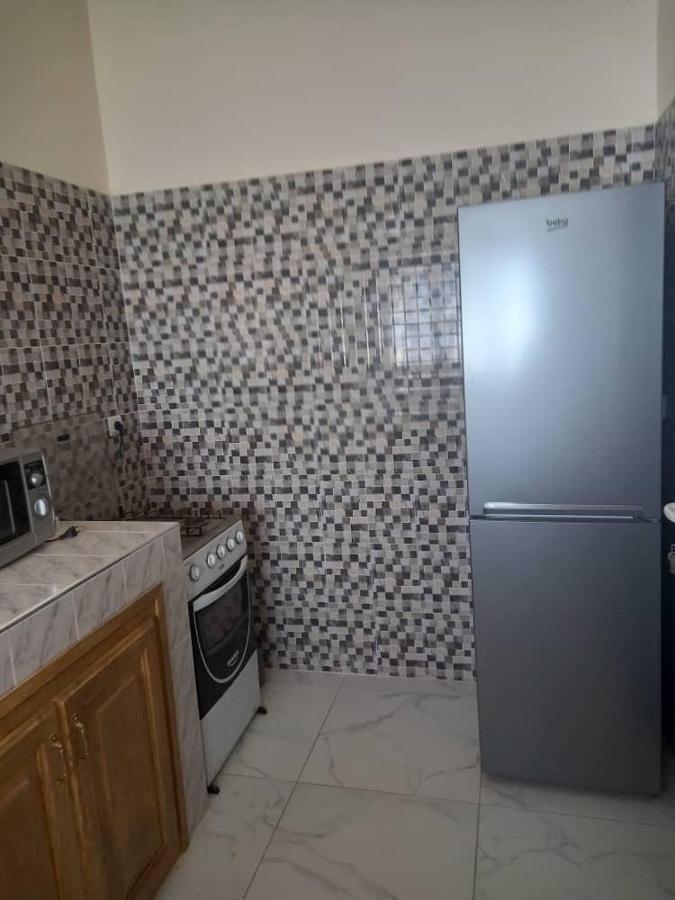 Villa Diambars Sali Tap Exterior photo